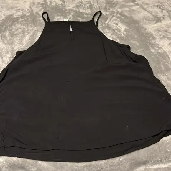 Old Navy Black Tank Top - Picture 3 of 5